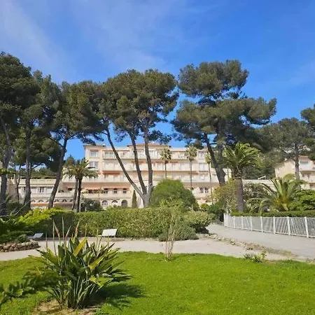 Beautiful In Mont Des Oiseaux Hyères